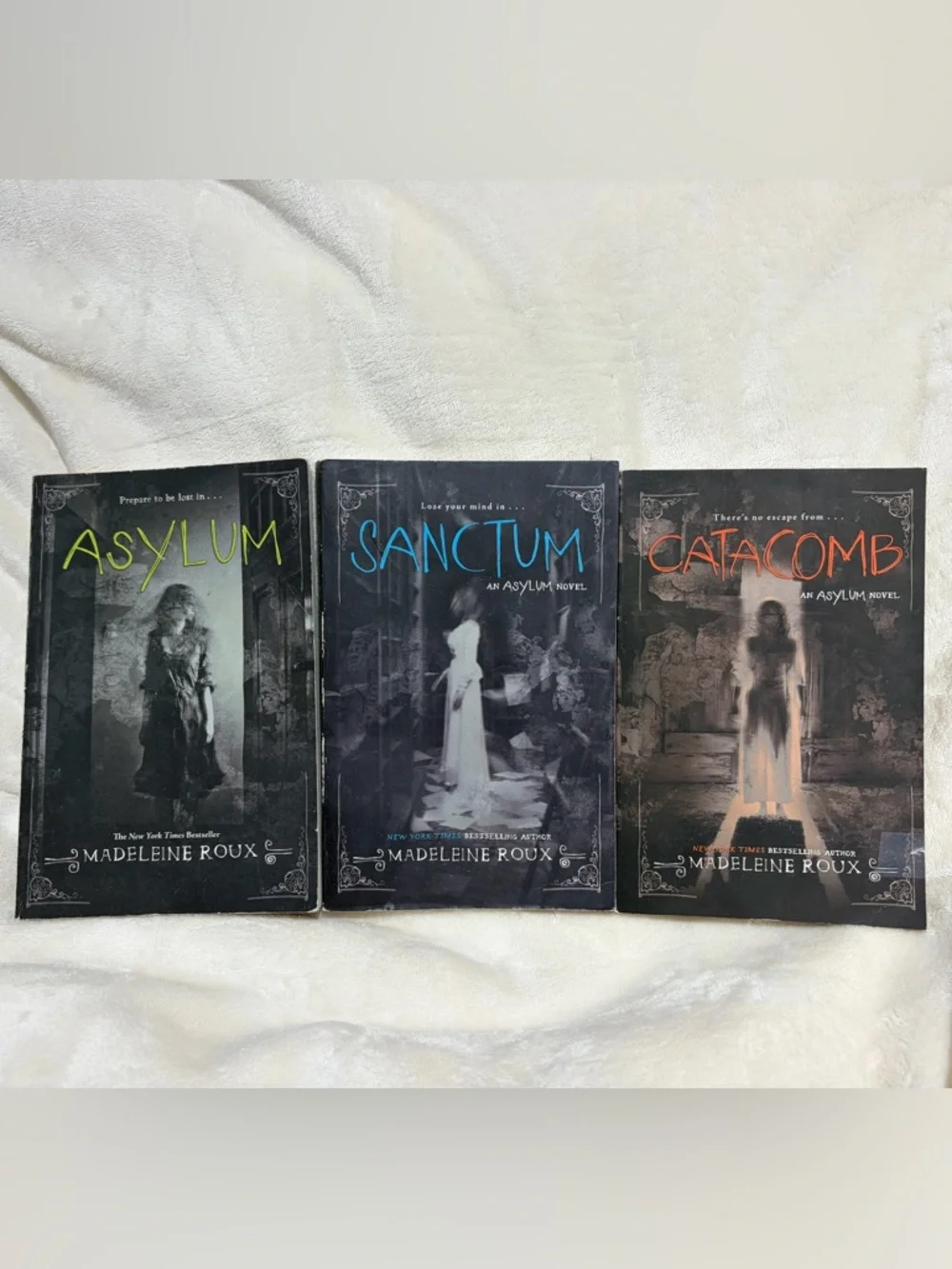 SOLD - Madeleine Roux Books - Picture 1 of 2